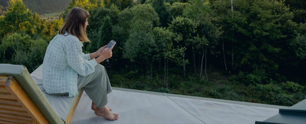 wealthy woman reading